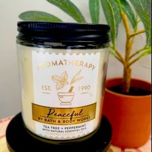 Bath & Body Works Aromatherapy ‘Peaceful’ Single wick candle